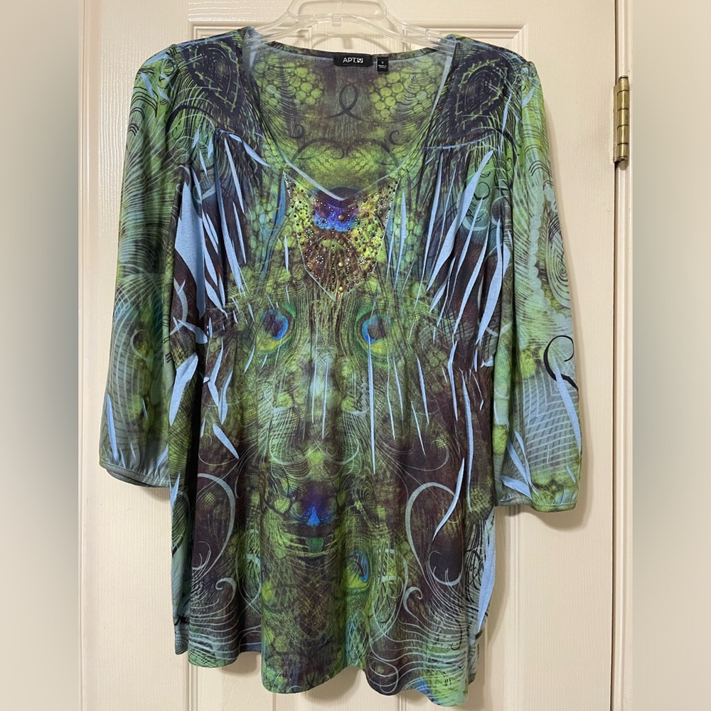APT. 9 ladies top, 3/4 sleeve. Vibrant colors!